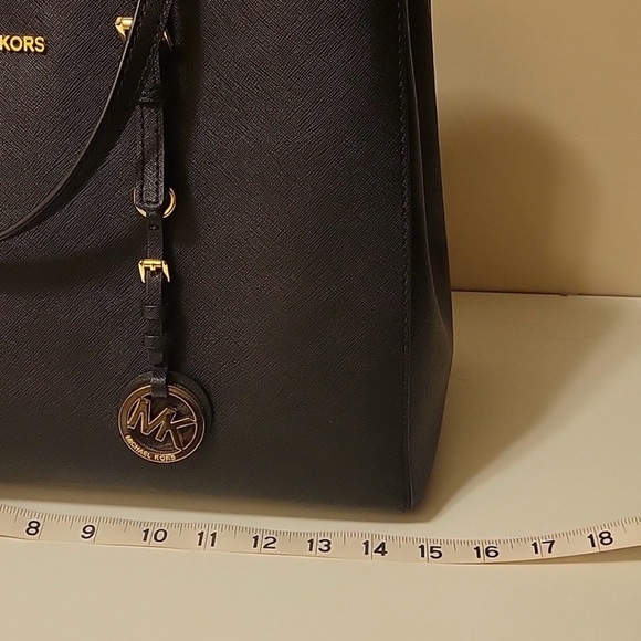 Like New MK Tote - Picture 7 of 9
